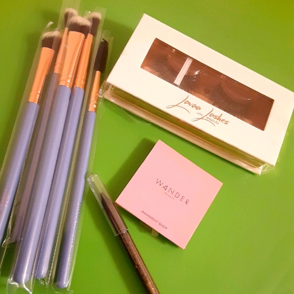 New makeup bundle